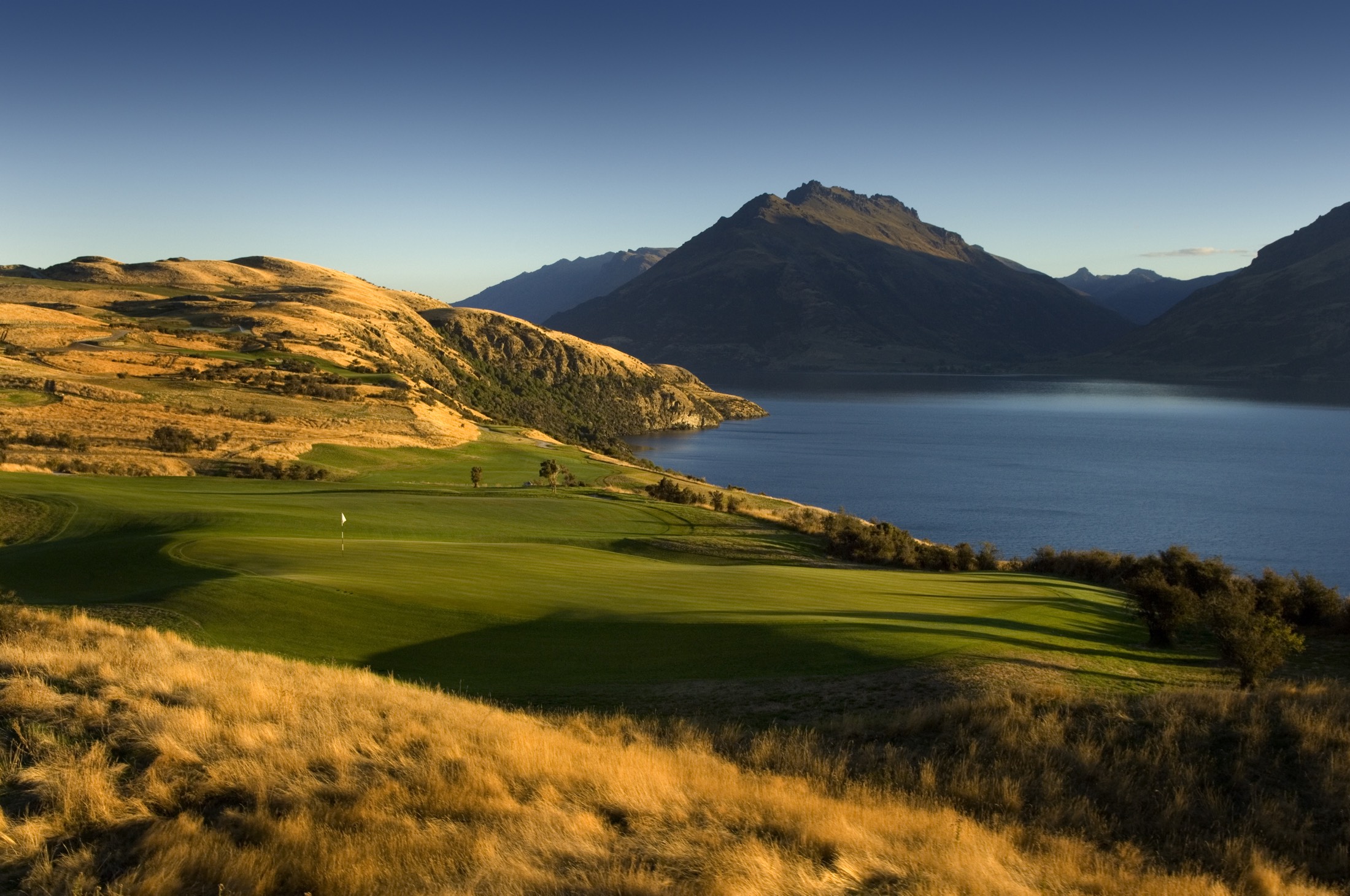 luxury golf tours new zealand